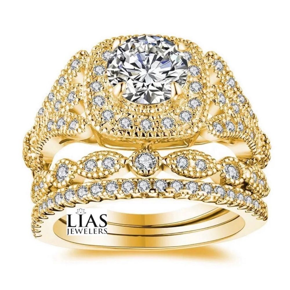 New 18k yellow gold wedding ring set